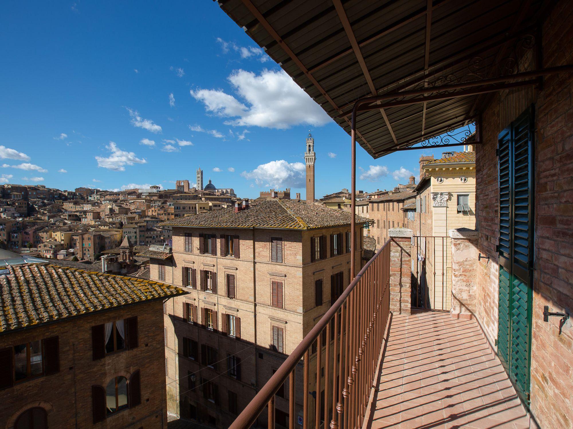 Appartamento Panoramico San Martino 12 Сиена Екстериор снимка